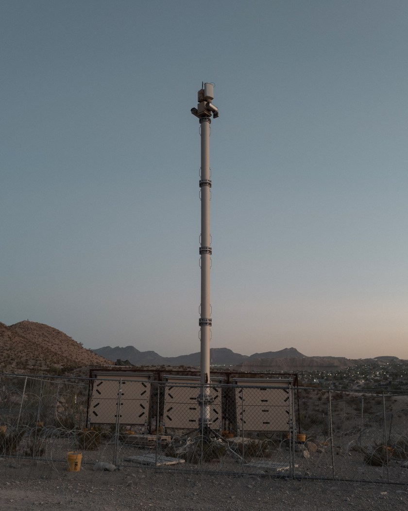 An autonomous surveillance tower (AST) near Sunland Park, New Mexico.